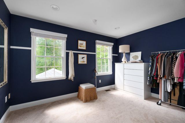 2 MORRIS DR, Princeton, NJ 08540