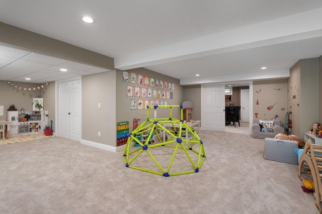 2 MORRIS DR, Princeton, NJ 08540