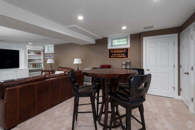 2 MORRIS DR, Princeton, NJ 08540