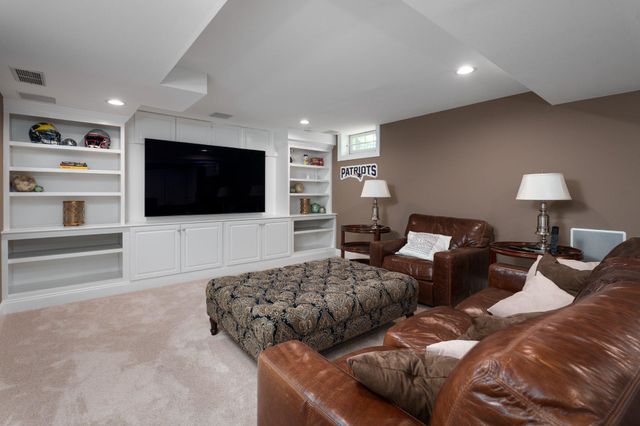 2 MORRIS DR, Princeton, NJ 08540