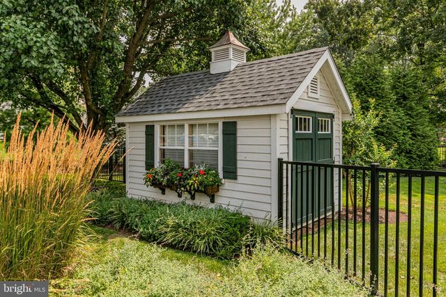 2 MORRIS DR, Princeton, NJ 08540
