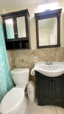 75 Plain St, Lowell, MA 01851