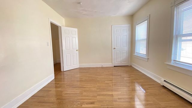75 Plain St, Lowell, MA 01851