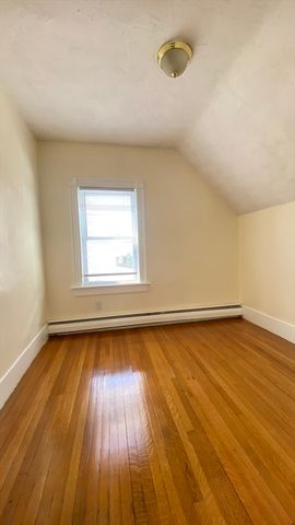 75 Plain St, Lowell, MA 01851