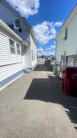 75 Plain St, Lowell, MA 01851