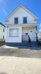 75 Plain St, Lowell, MA 01851