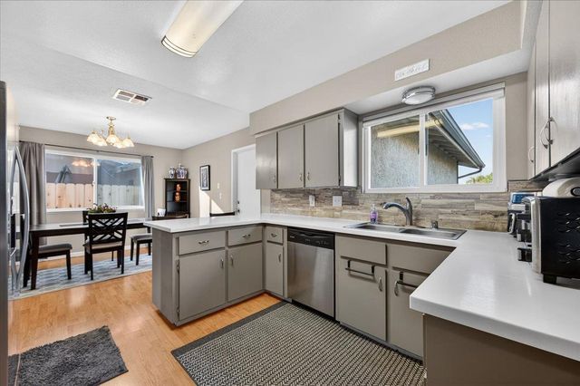 1506 Robinwood Avenue, Clovis, CA 93611