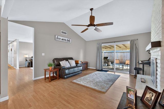 1506 Robinwood Avenue, Clovis, CA 93611