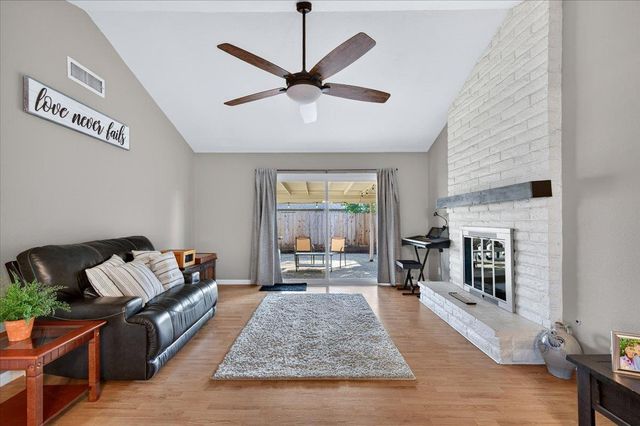 1506 Robinwood Avenue, Clovis, CA 93611