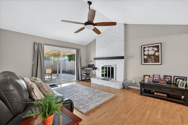 1506 Robinwood Avenue, Clovis, CA 93611