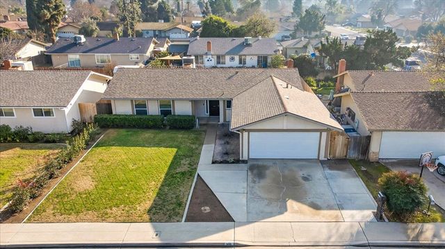1506 Robinwood Avenue, Clovis, CA 93611