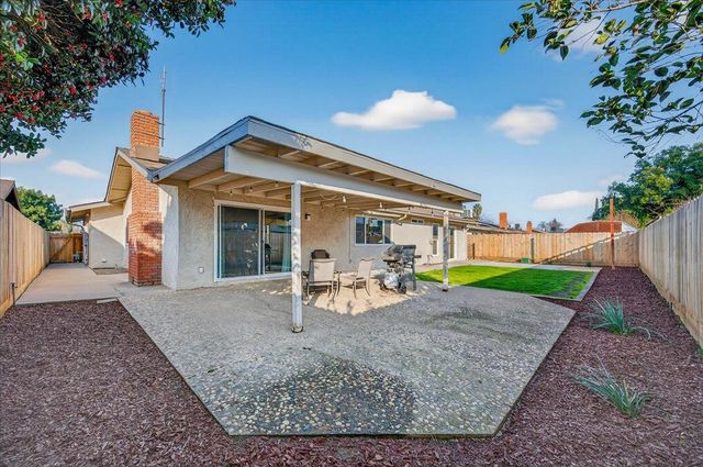 1506 Robinwood Avenue, Clovis, CA 93611