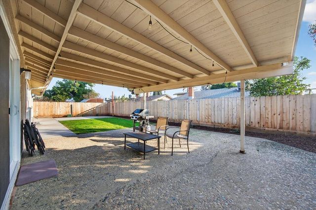 1506 Robinwood Avenue, Clovis, CA 93611