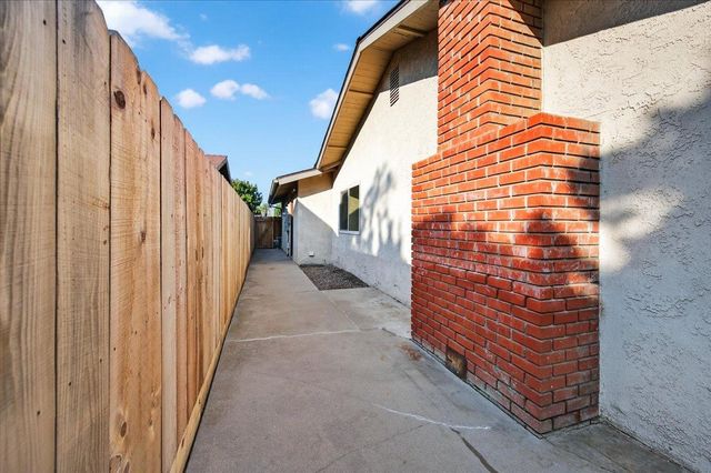 1506 Robinwood Avenue, Clovis, CA 93611