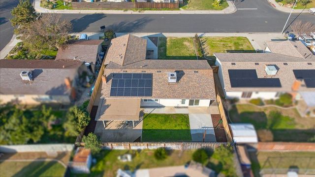 1506 Robinwood Avenue, Clovis, CA 93611