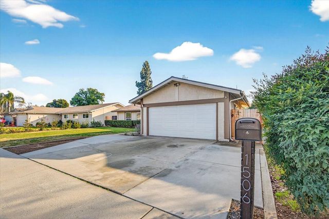 1506 Robinwood Avenue, Clovis, CA 93611