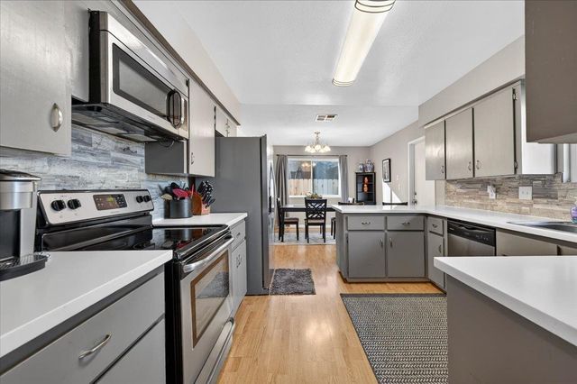 1506 Robinwood Avenue, Clovis, CA 93611