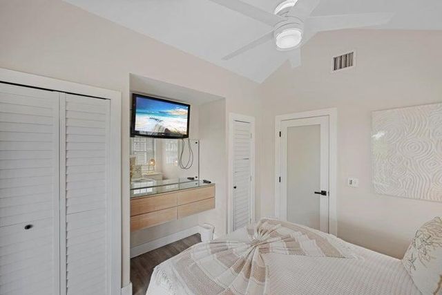 5092 Sunset Village Drive, Duck Key, FL 33050