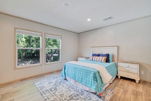 1044 Longpoint Road, Cross, SC 29436