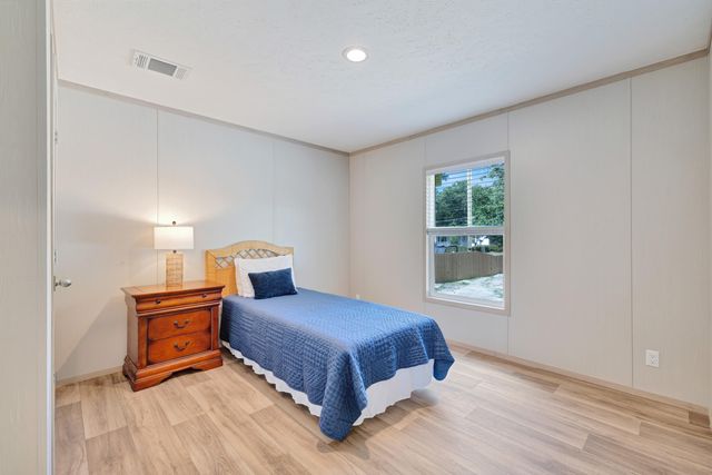 1044 Longpoint Road, Cross, SC 29436