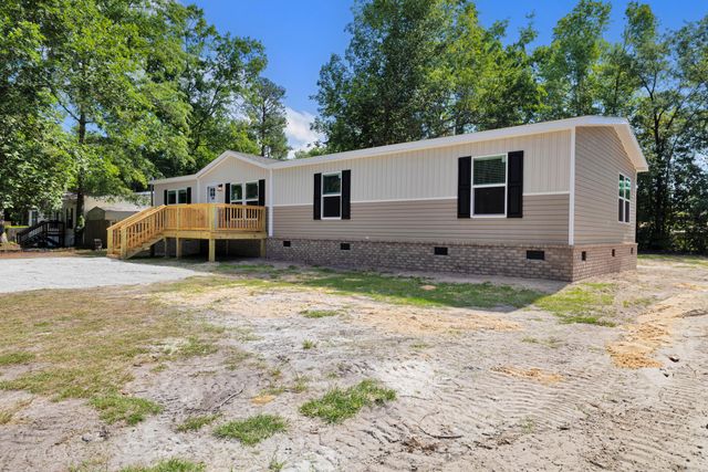 1044 Longpoint Road, Cross, SC 29436