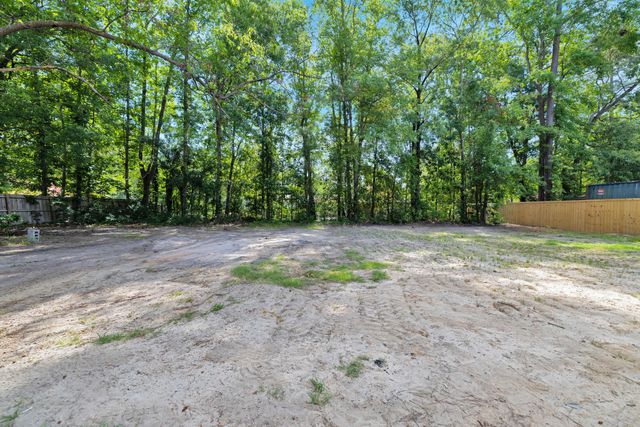 1044 Longpoint Road, Cross, SC 29436
