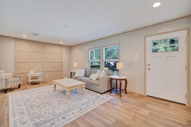1044 Longpoint Road, Cross, SC 29436