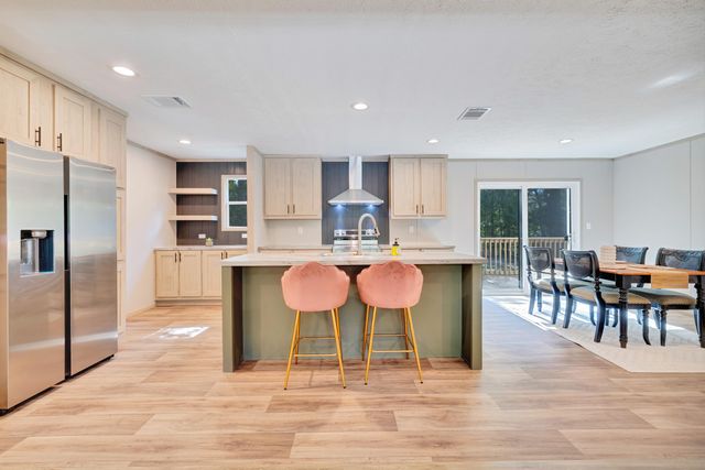 1044 Longpoint Road, Cross, SC 29436