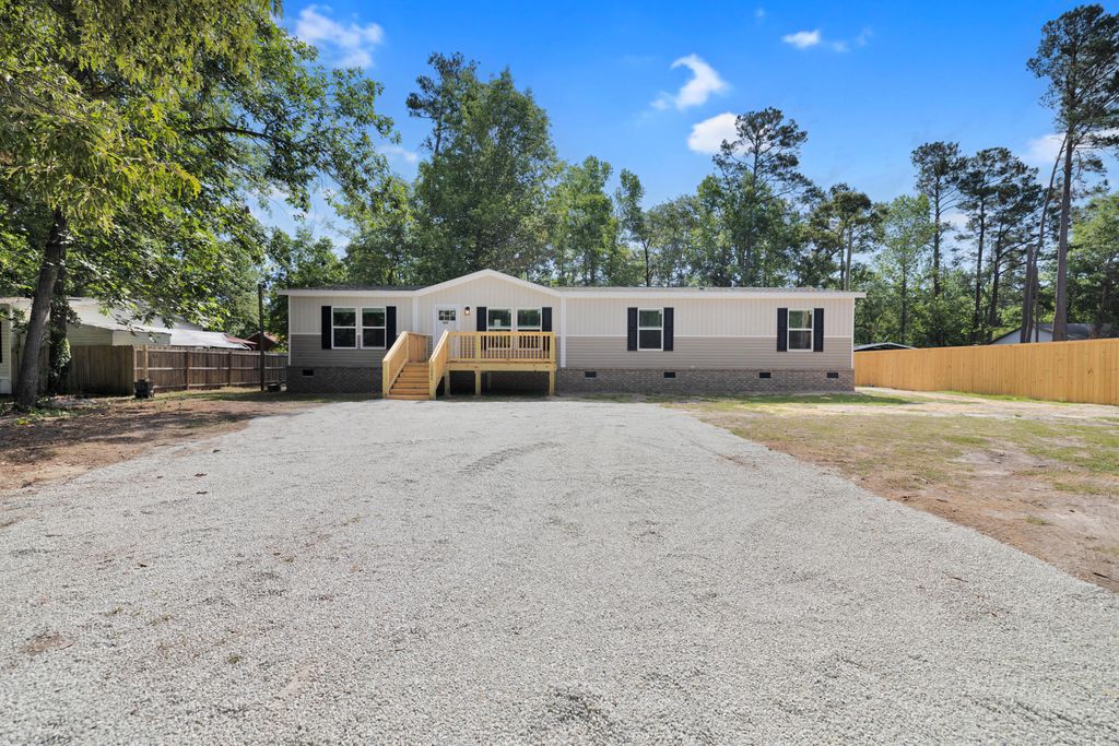 1044 Longpoint Road, Cross, SC 29436
