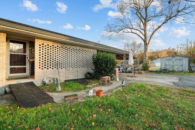 141 S Emerald Drive, Cohutta, GA 30710