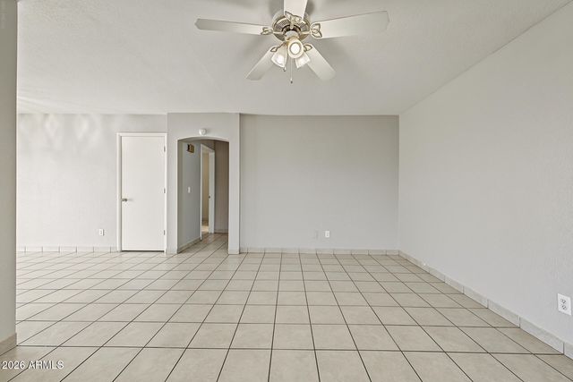 8507 W COLLEGE Drive, Phoenix, AZ 85037