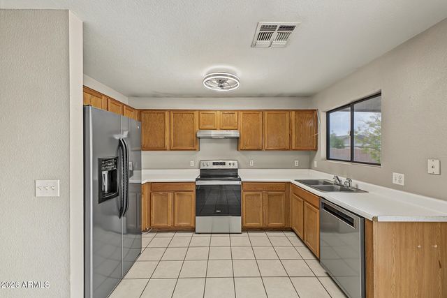 8507 W COLLEGE Drive, Phoenix, AZ 85037