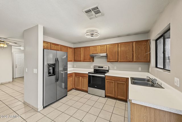 8507 W COLLEGE Drive, Phoenix, AZ 85037