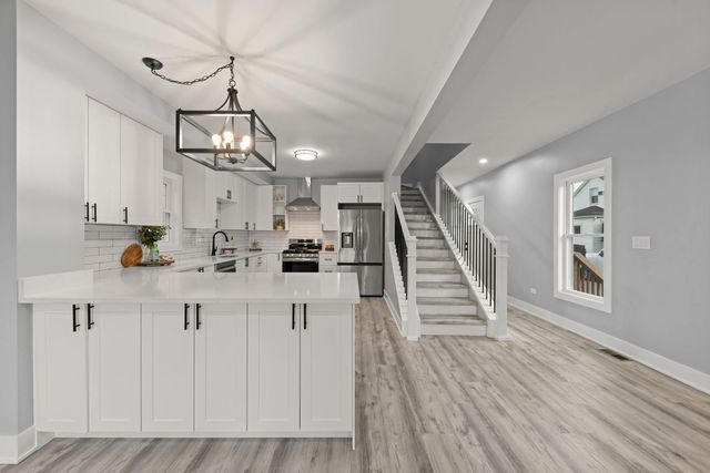 7600 W 60th Street, Summit, IL 60501