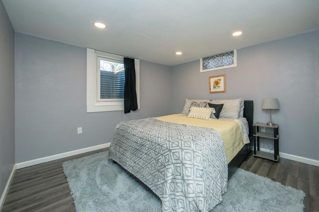 2519 Valley Park Drive, Cedar Falls, IA 50613