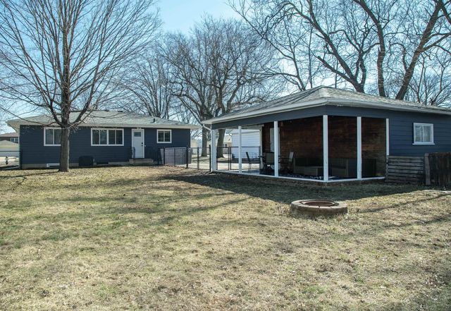 2519 Valley Park Drive, Cedar Falls, IA 50613