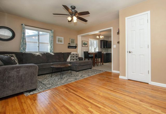 2519 Valley Park Drive, Cedar Falls, IA 50613