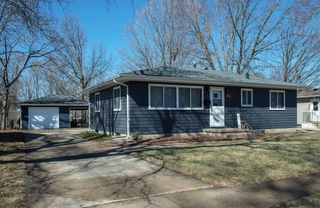 2519 Valley Park Drive, Cedar Falls, IA 50613