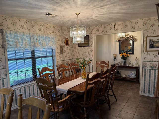 108 Meadow Drive, Schulenburg, TX 78956