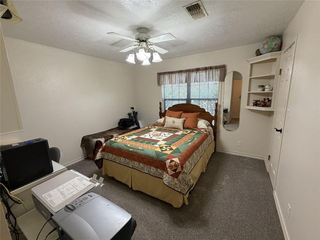 108 Meadow Drive, Schulenburg, TX 78956