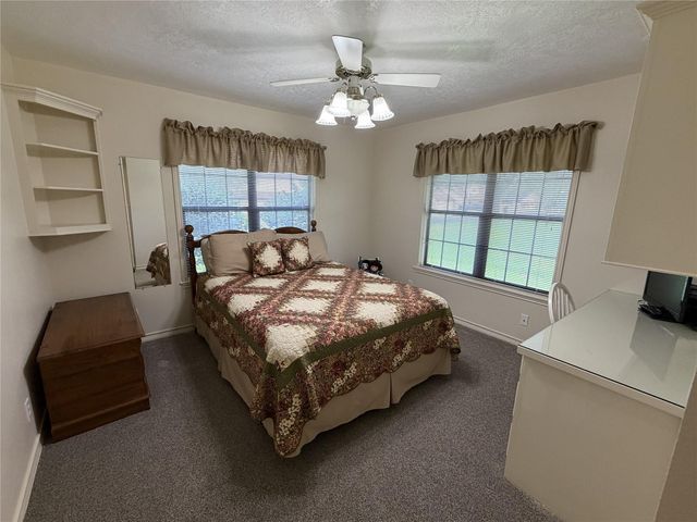108 Meadow Drive, Schulenburg, TX 78956