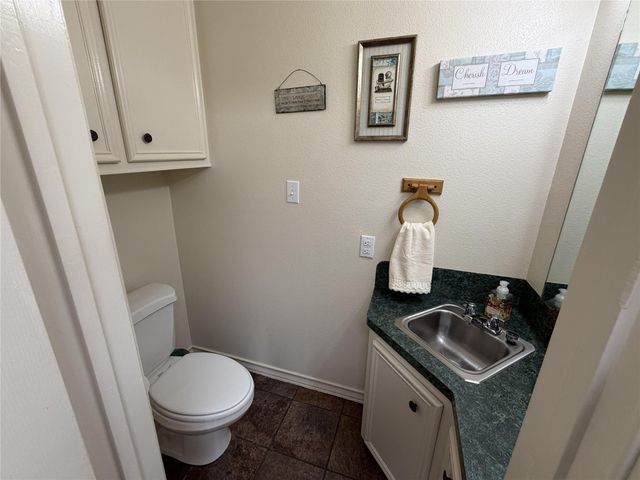 108 Meadow Drive, Schulenburg, TX 78956