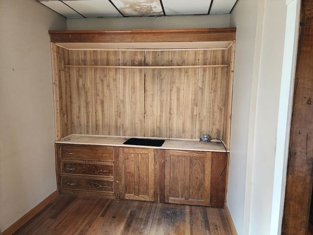 31 Buena Vista Plz, Springfield, MA 01108