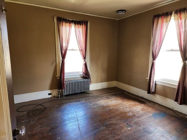 31 Buena Vista Plz, Springfield, MA 01108