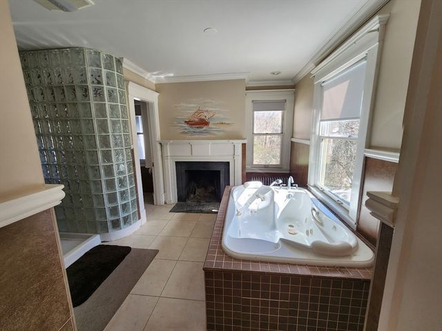 31 Buena Vista Plz, Springfield, MA 01108