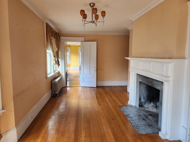 31 Buena Vista Plz, Springfield, MA 01108