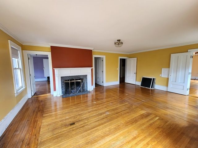 31 Buena Vista Plz, Springfield, MA 01108