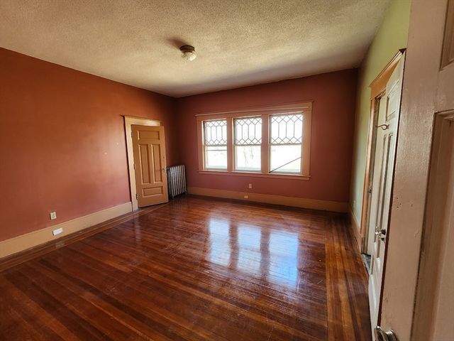 31 Buena Vista Plz, Springfield, MA 01108