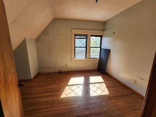31 Buena Vista Plz, Springfield, MA 01108