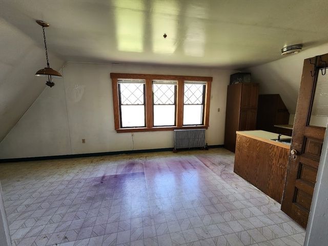 31 Buena Vista Plz, Springfield, MA 01108
